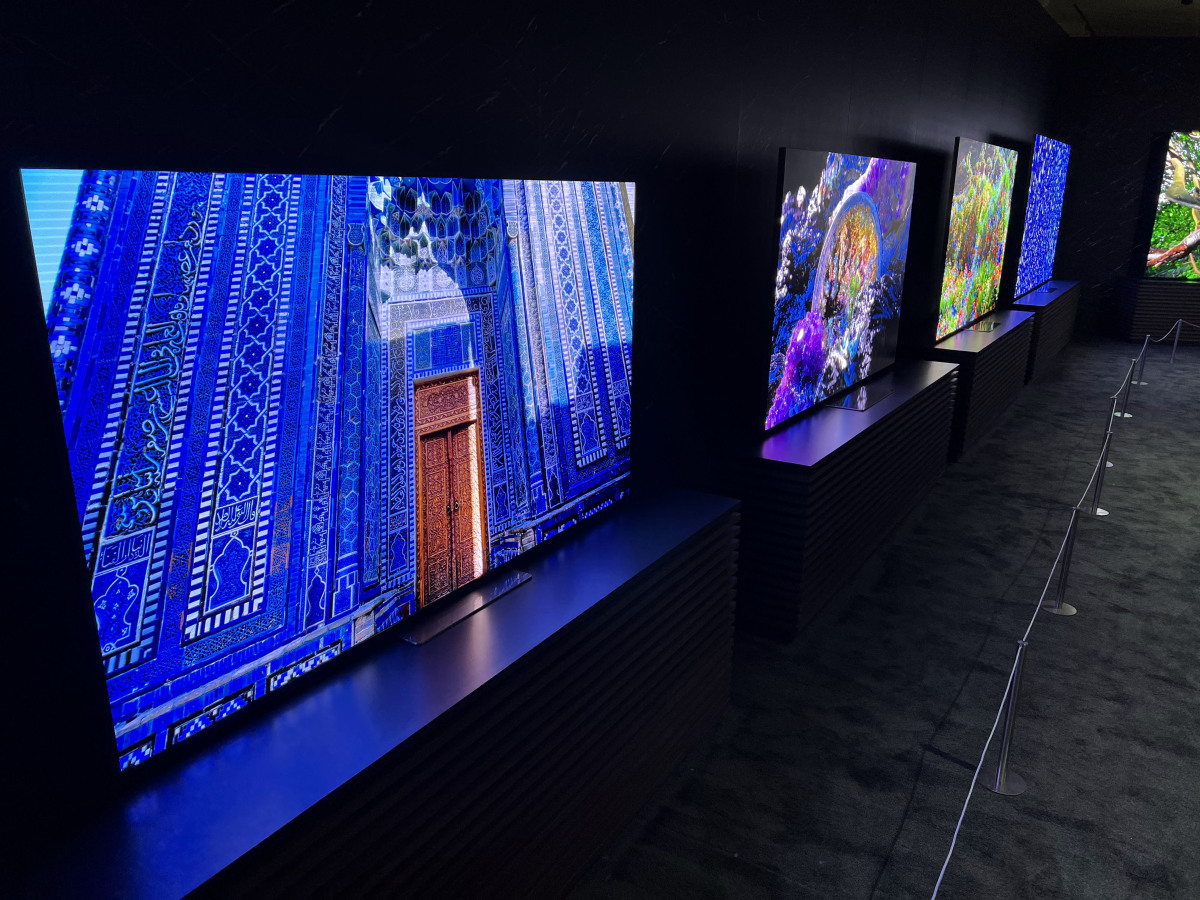 MicroLED vs OLED and Mini LED: Which Display Technology Reigns Supreme? -  Smartprix