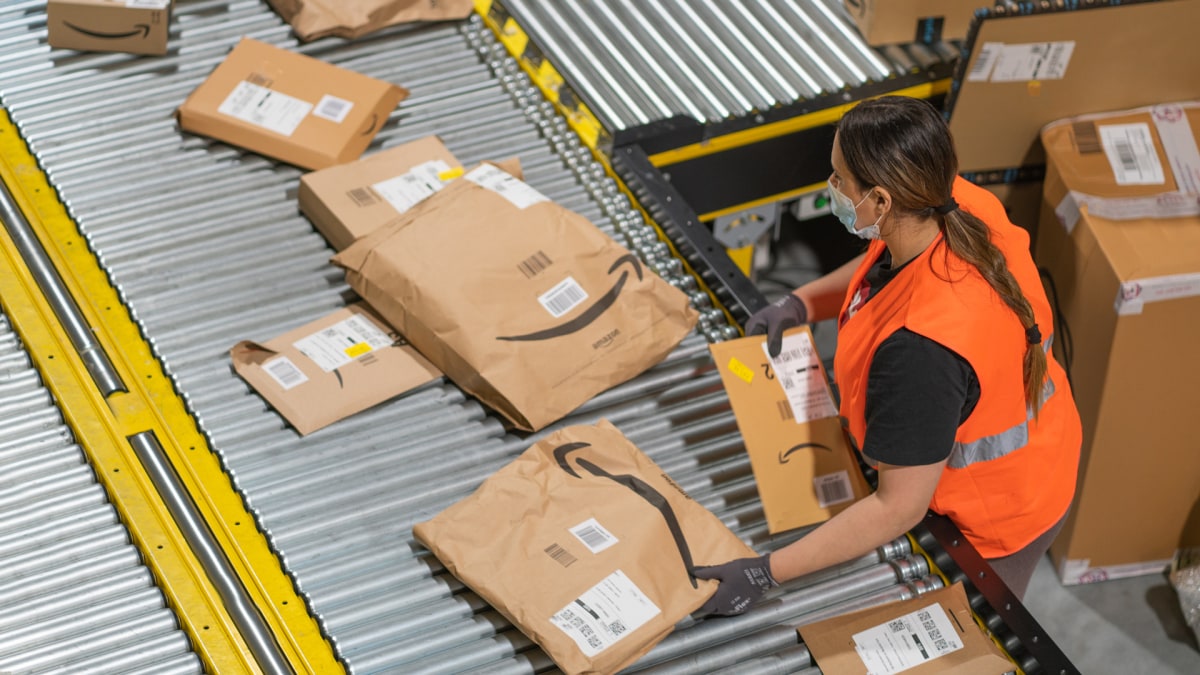 Eliminates Plastic at Fulfillment Center