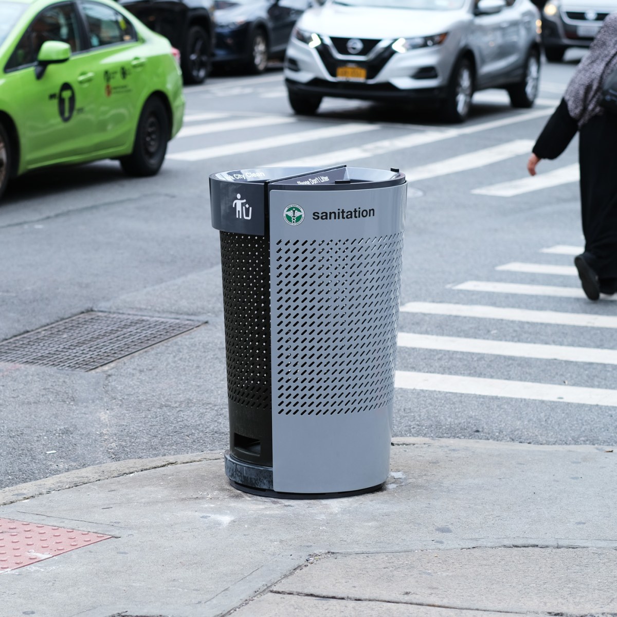 https://images.fastcompany.net/image/upload/w_1200,c_limit,q_auto:best/wp-cms/uploads/2023/09/06-90957464-nyc-trash-can.jpg