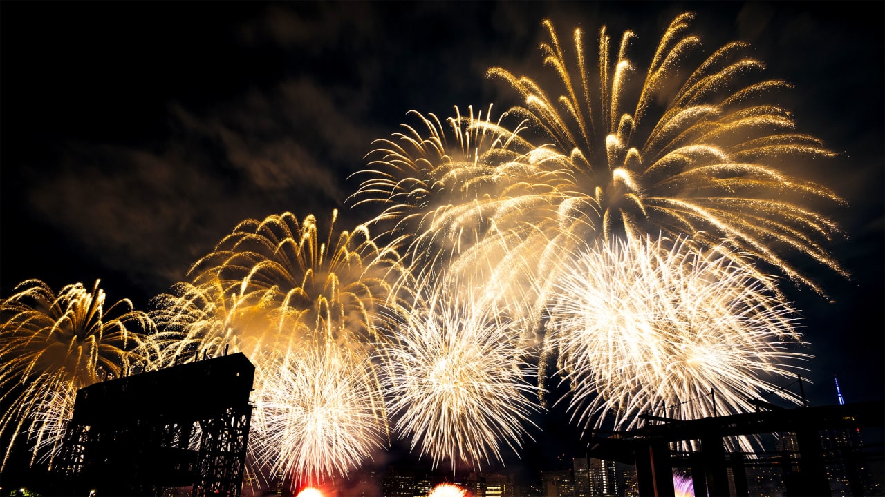 1+million+people+are+trying+to+get+free+tickets+for+Macy%26%238217%3Bs+fireworks+on+the+4th+of+July