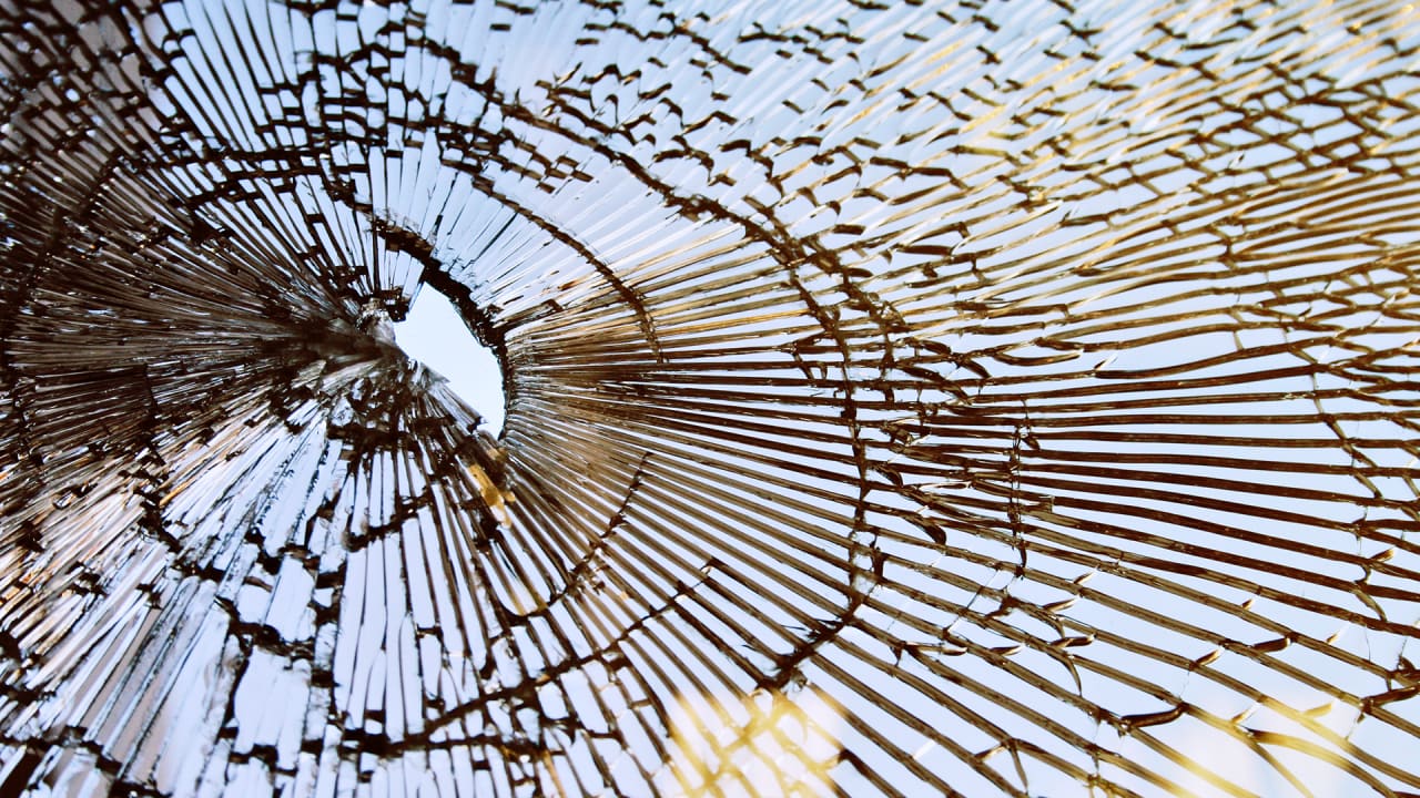 How Twitter Can Shatter Its Own Glass Ceiling