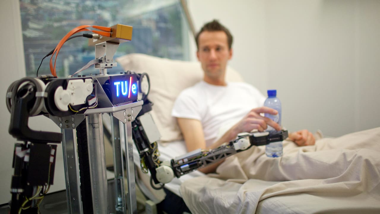 Robots Can Now Teach Other Robots, Thanks To The Robo Internet
