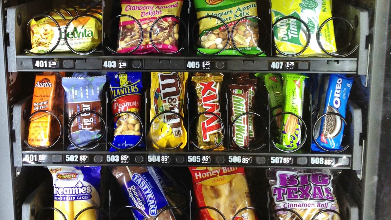 A Tweeting Vending Machine Shames You Into Not Eating Crap