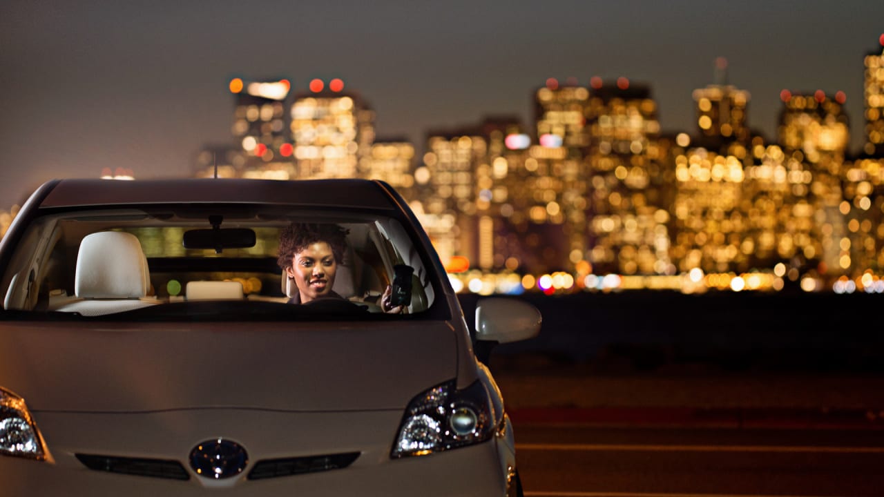 Here drive. Uber Фотостиль. Новогодний Убер. Uber на рабочий стол. Uber фотошоп автомобиля