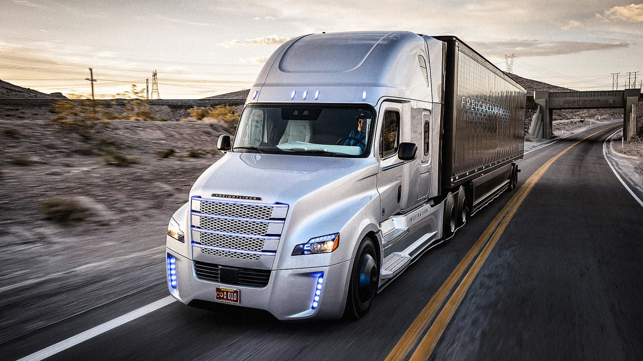 Daimler S New Self Driving Semi Drives Better Than A Person So It B