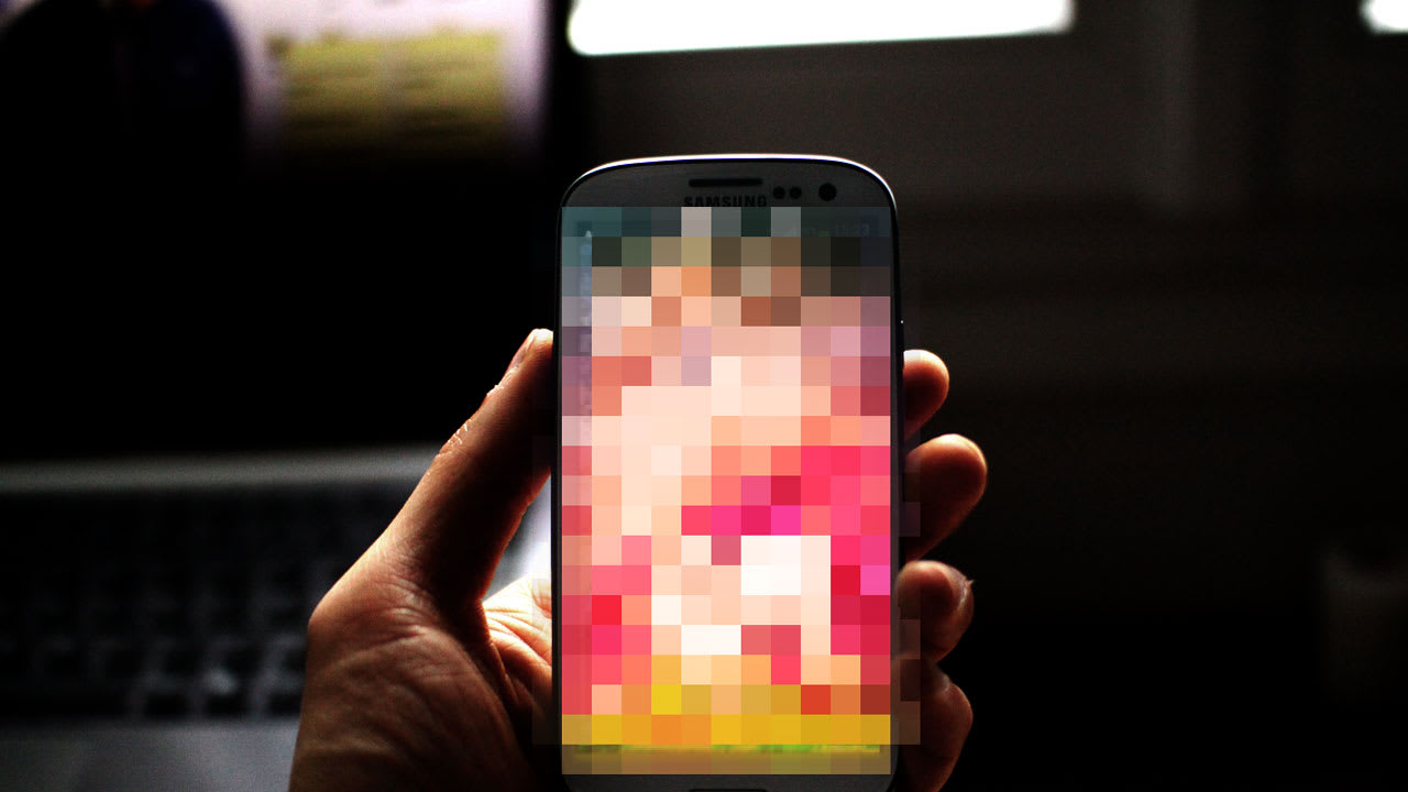 Mobile Watchable Porn - This Is How We Watch Porn On Our Phones, According To Pornhub