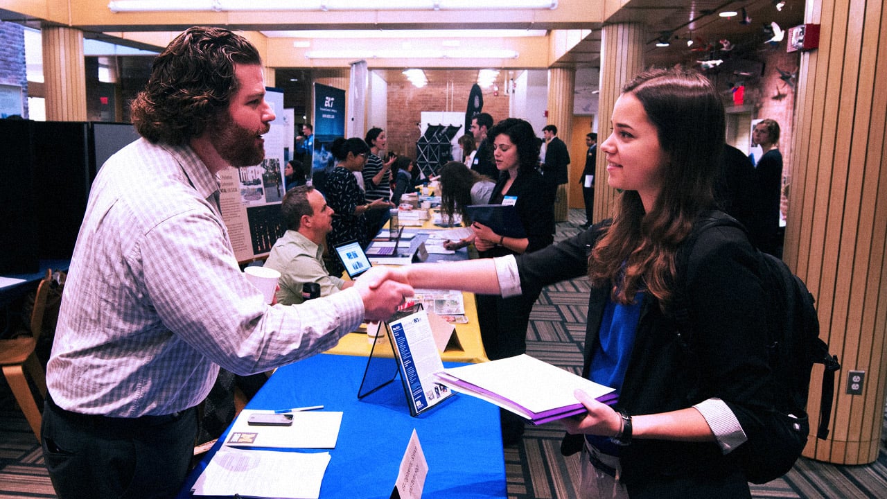 how-to-actually-land-interviews-from-a-job-fair