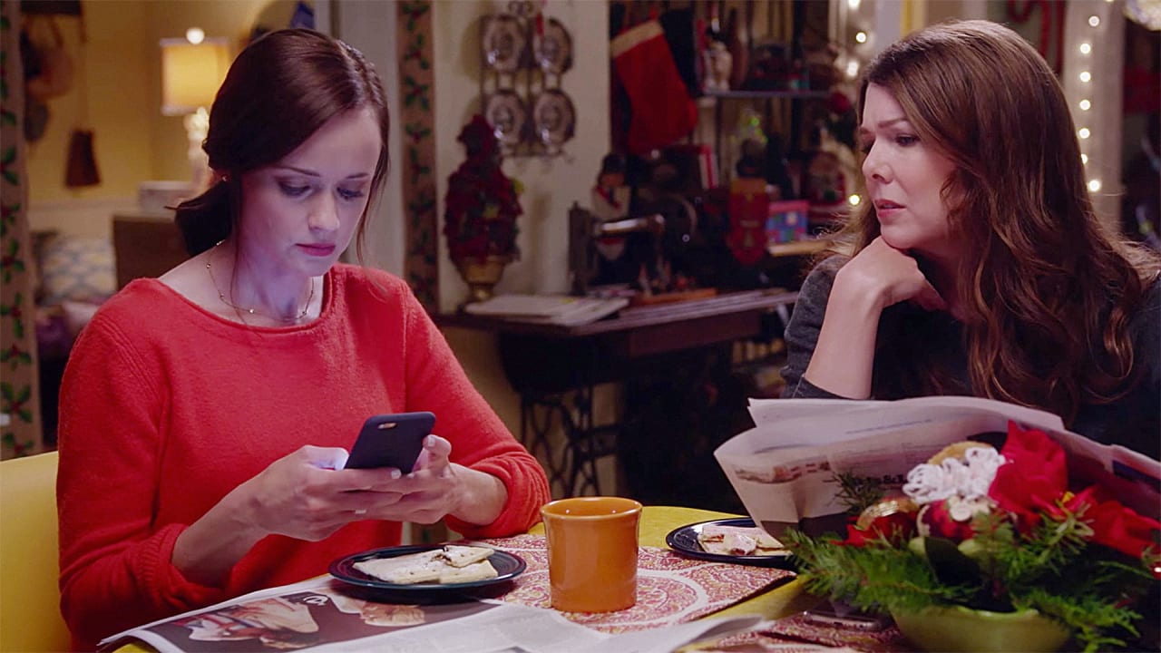 The First Look At The “Gilmore Girls” Return Features Amy Schumer