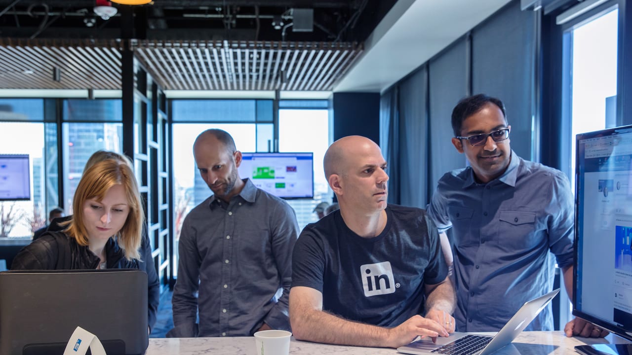 How Linkedin Employees Use Linkedin