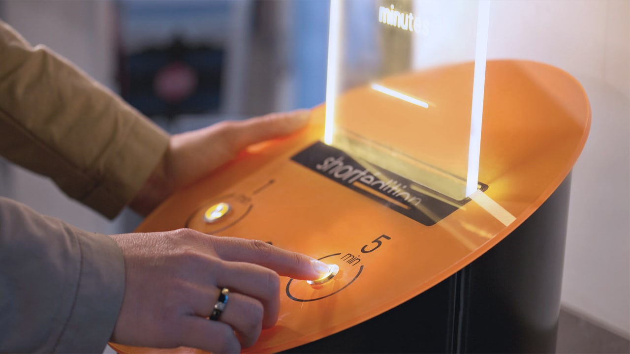 This Vending Machine Prints Short Stories For French Commuters