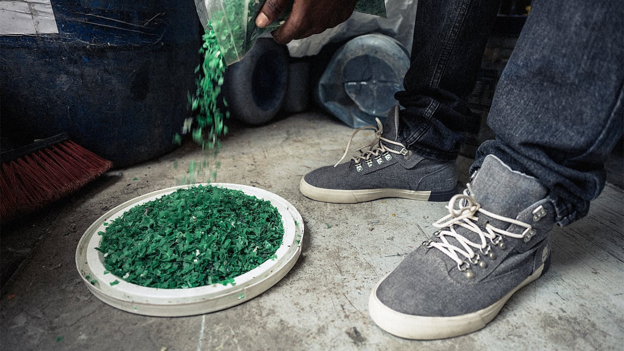 which shoe is produced using threads made from recycled plastic
