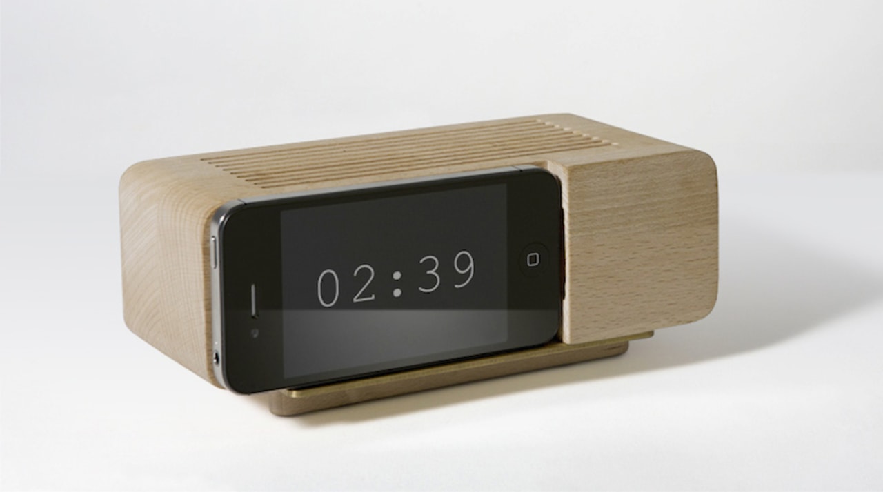 A Dock That Turns The iPhone Into An Analog Alarm Clock