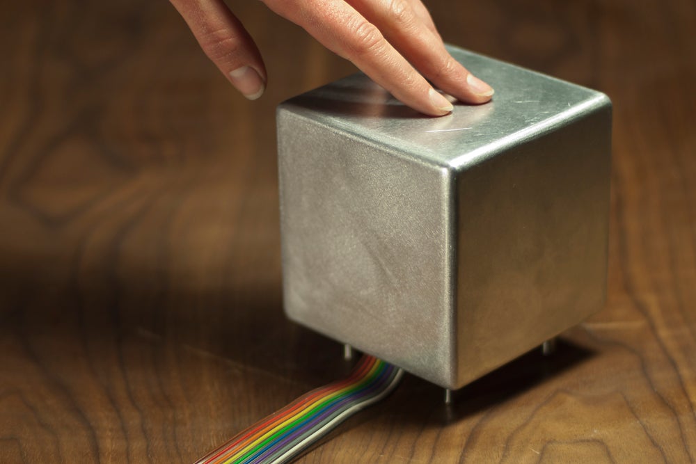 This Thermometer Lets You Actually Feel The Temp Outside