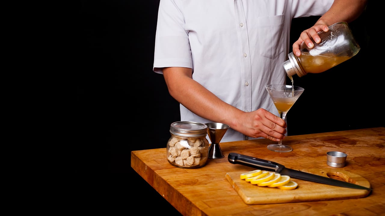 A Screw Top That Turns A Mason Jar Into A Cocktail Shaker