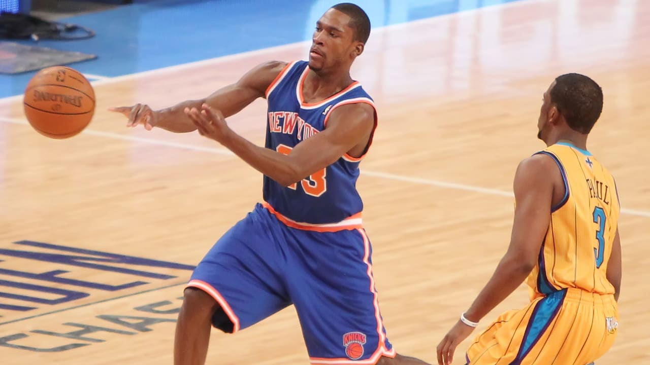 Infographic: Which NBA Players Pass The Most?