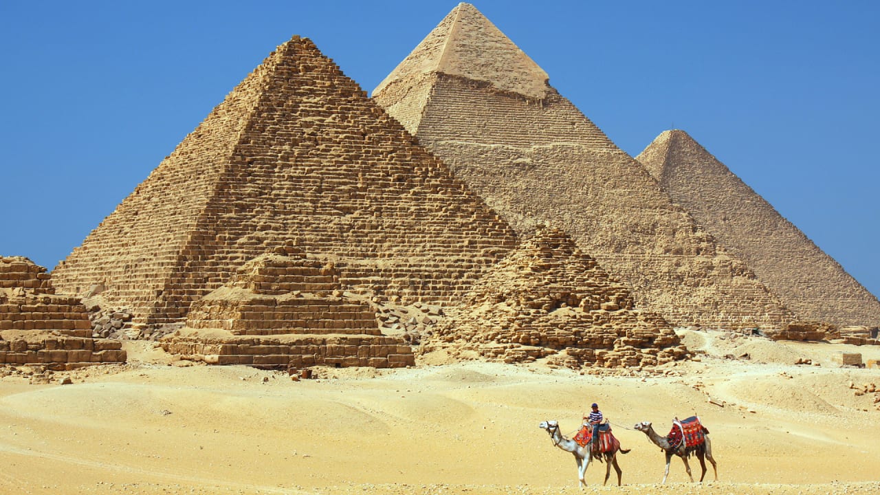 A New Theory On How Ancient Egyptians Built The Pyramids