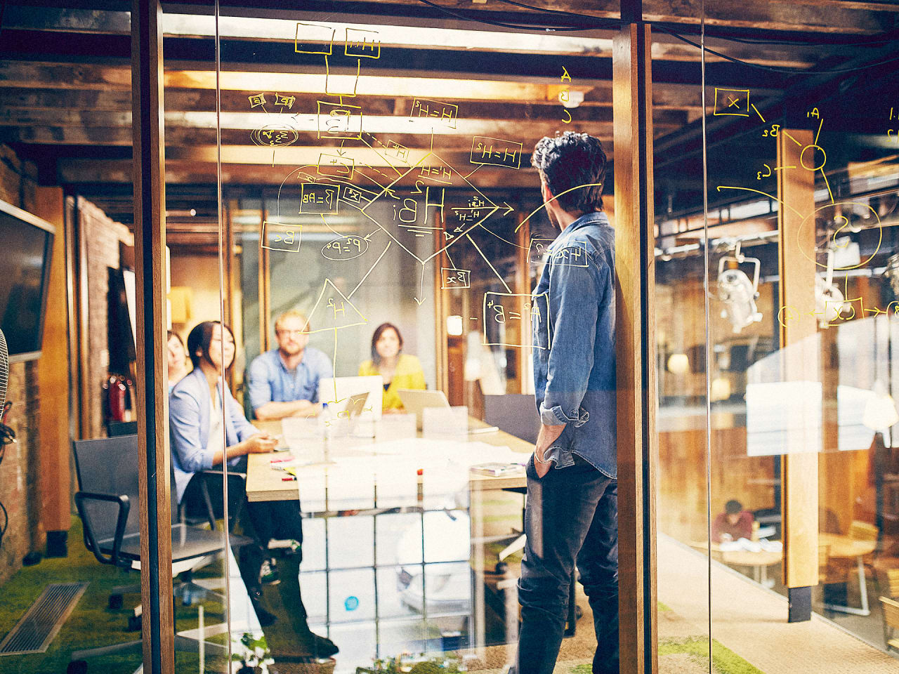 Negotiation 101: How To Sell Design Ideas To Skeptical Clients