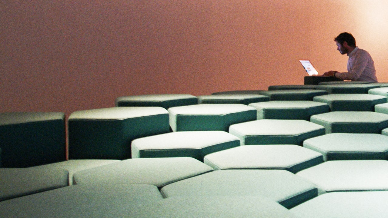 Incredible Modular Sofa Rearranges Itself