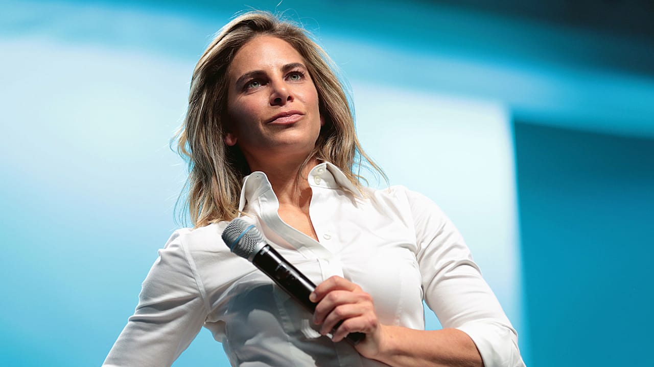 This Is What Social Media Superstars Can Teach You About Building Infl