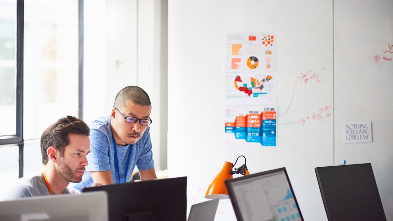 How To Ask Your Boss For Help Without Sounding Incompetent