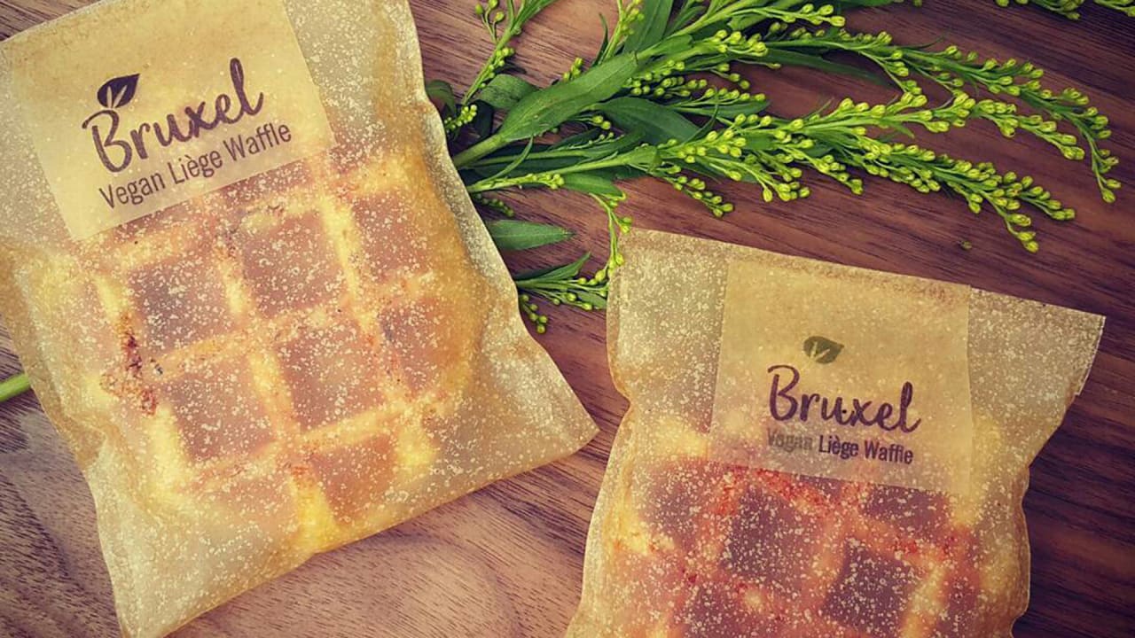 Instead Of Throwing Out This Plastic Wrapper, You Eat It