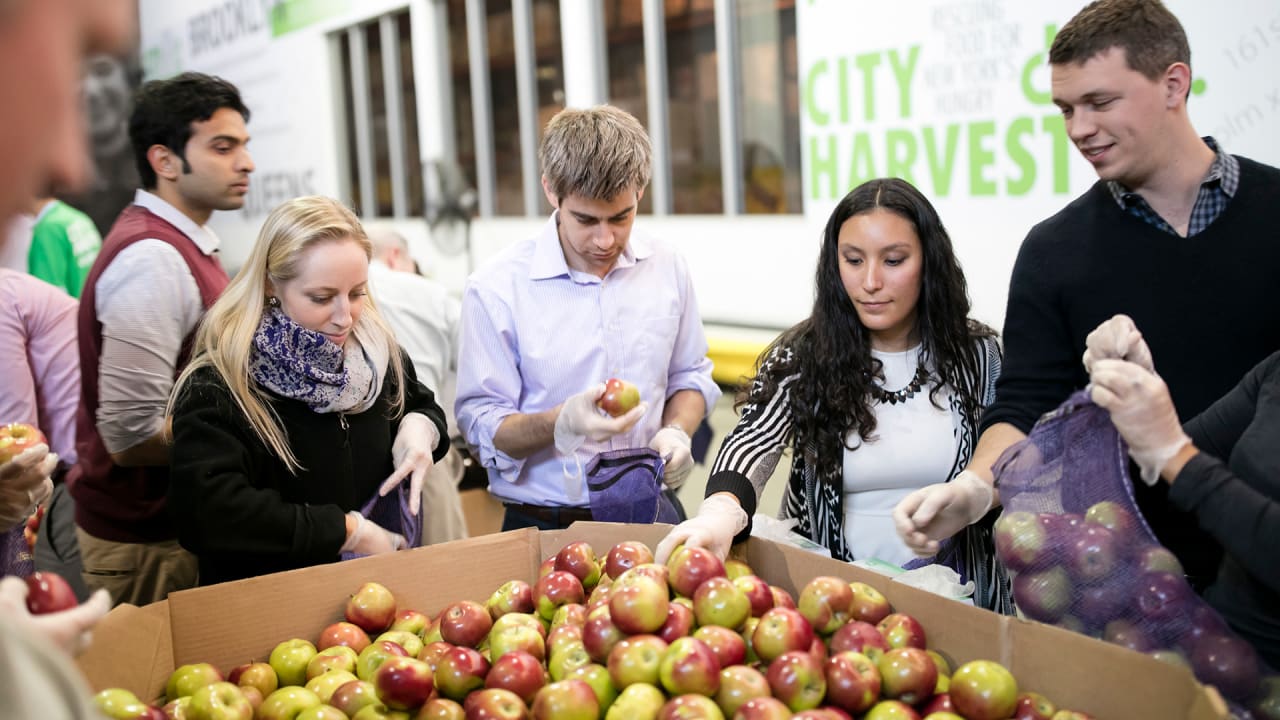 food-banks-massive-plan-to-move-from-canned-goods-to-fresh-produce