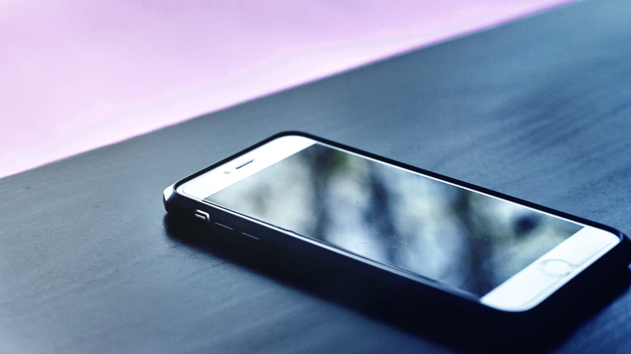 Apple says it does slow down iPhones with older batteries