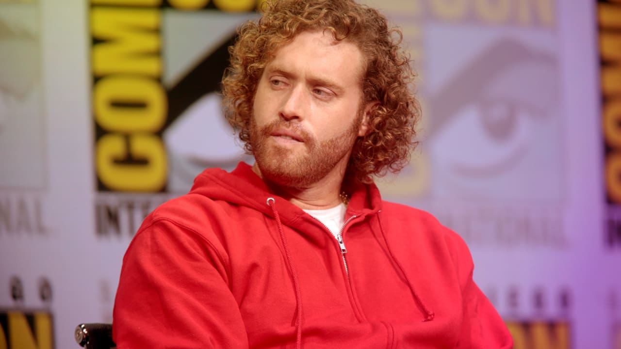 T.J. Miller arrested for fake bomb threat that has nothing ...