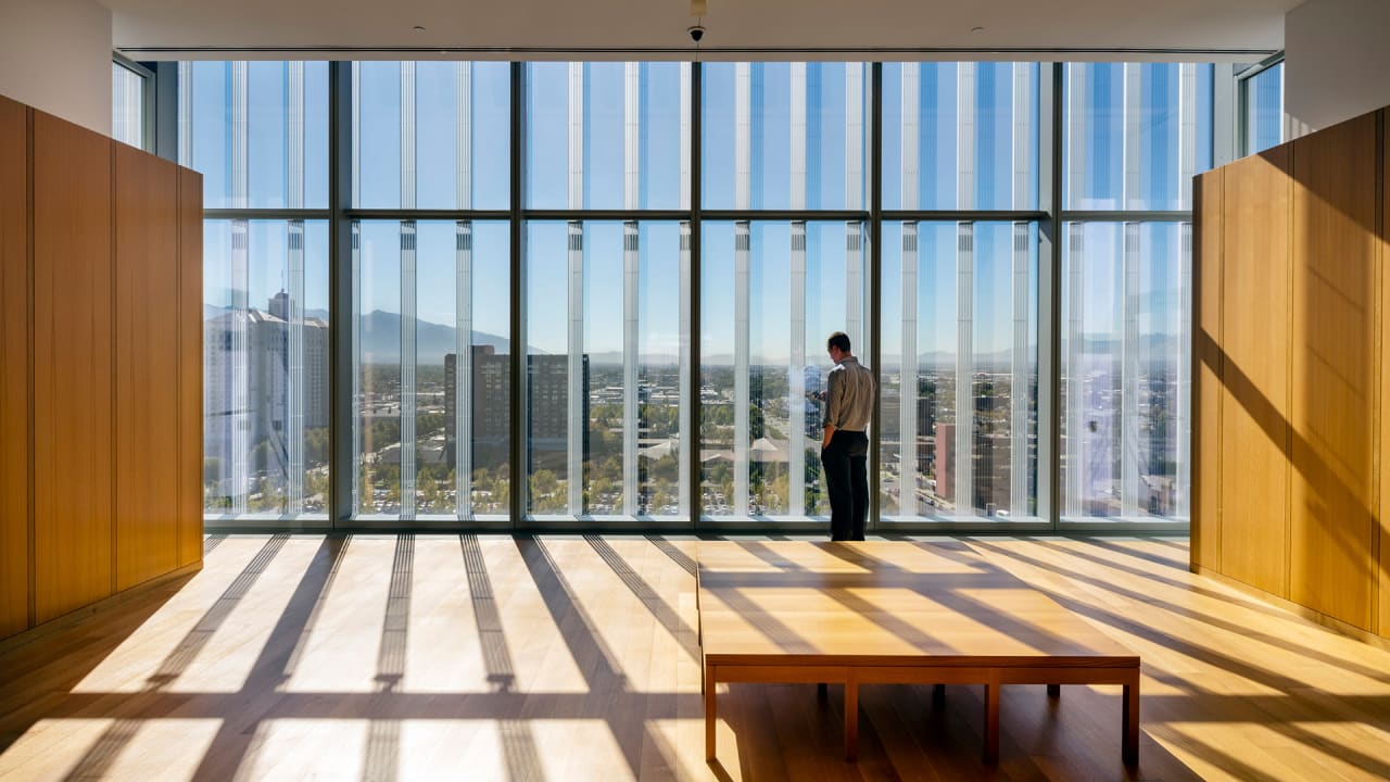 Designer James Carpenter puts Apple's glass fetish to shame