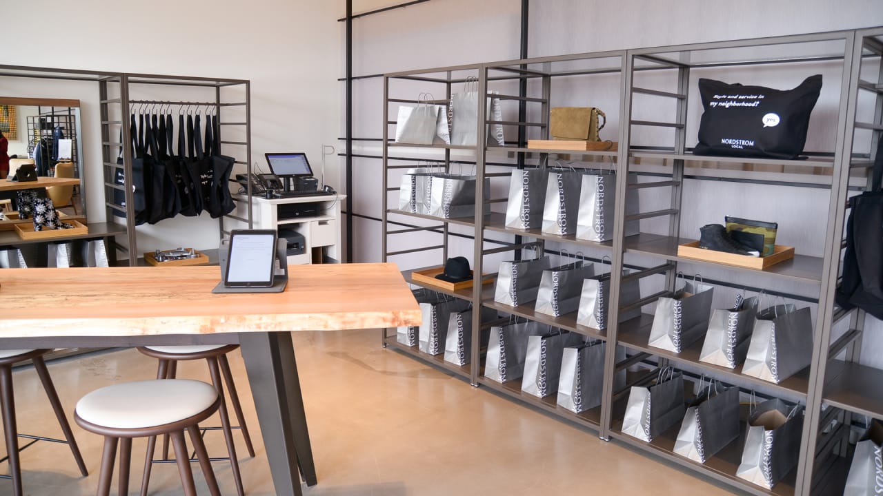 Why Zero-Inventory Showrooms, like Bonobos and Nordstrom Local