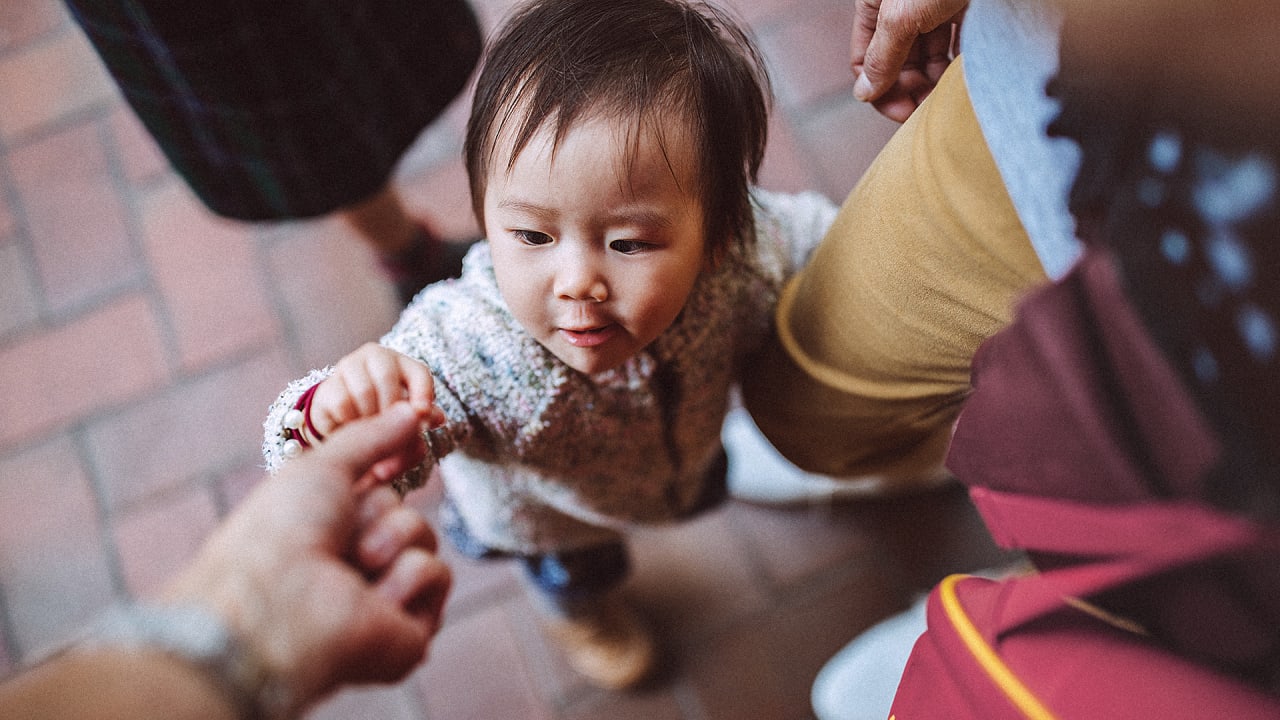 Being generous makes you happyand makes your kids generous