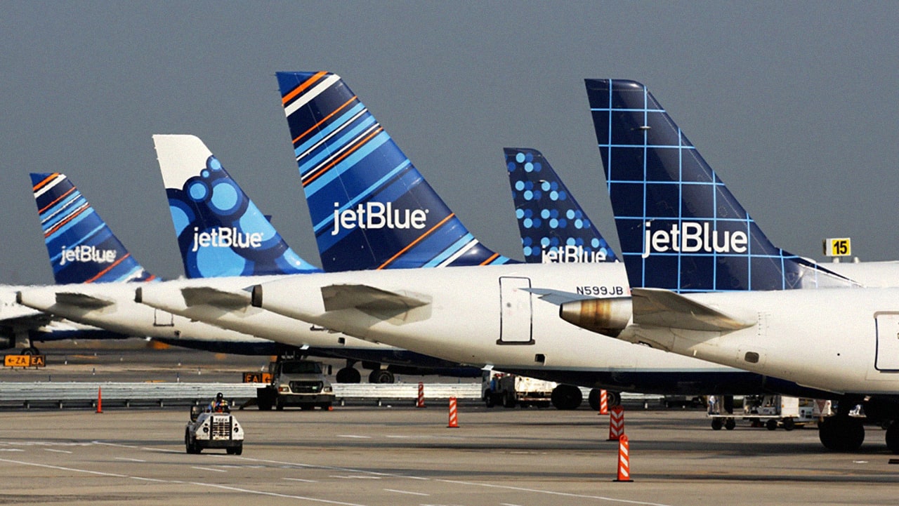 JetBlue wants you to delete all your Instagram photos for a shot at fr