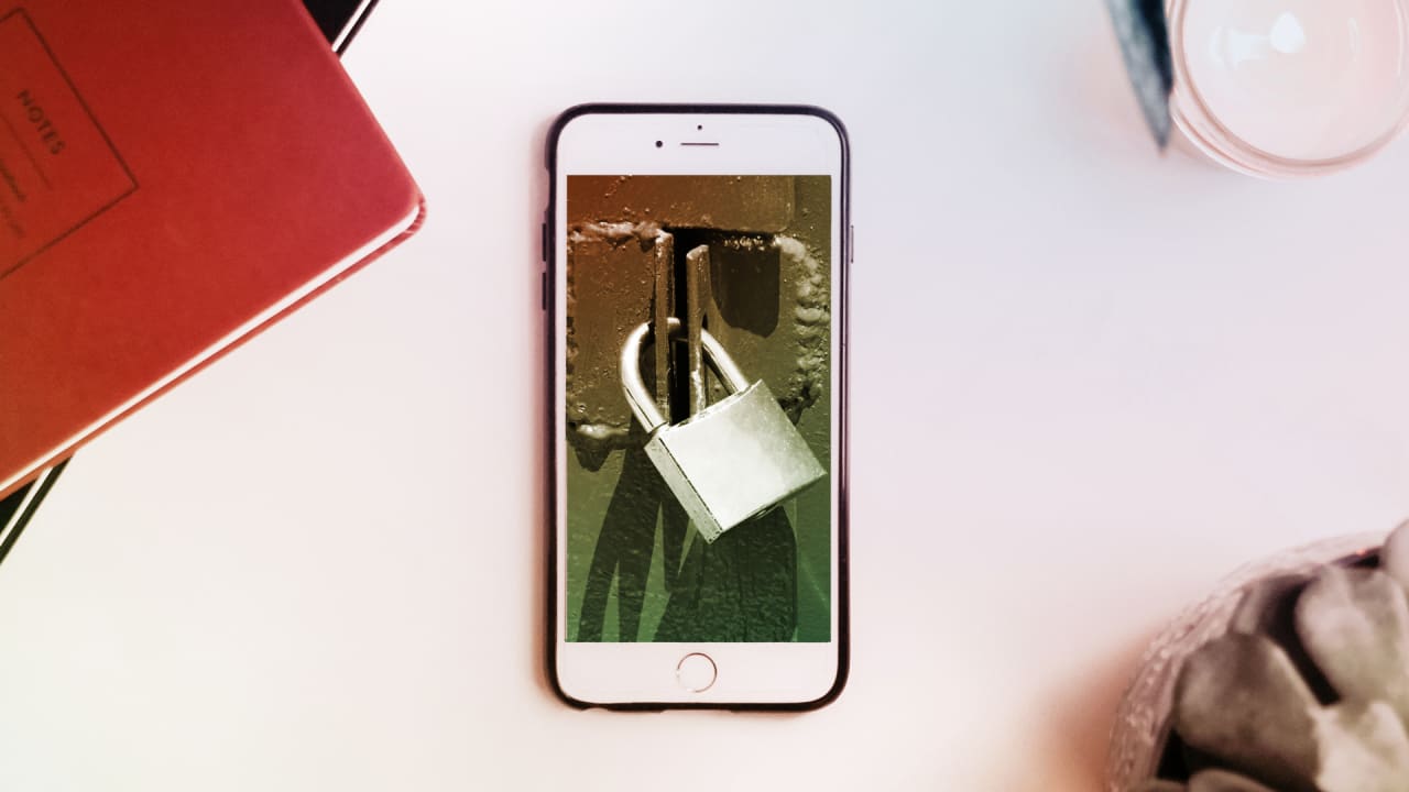 Apple unveils its first privacy-themed iPhone ad