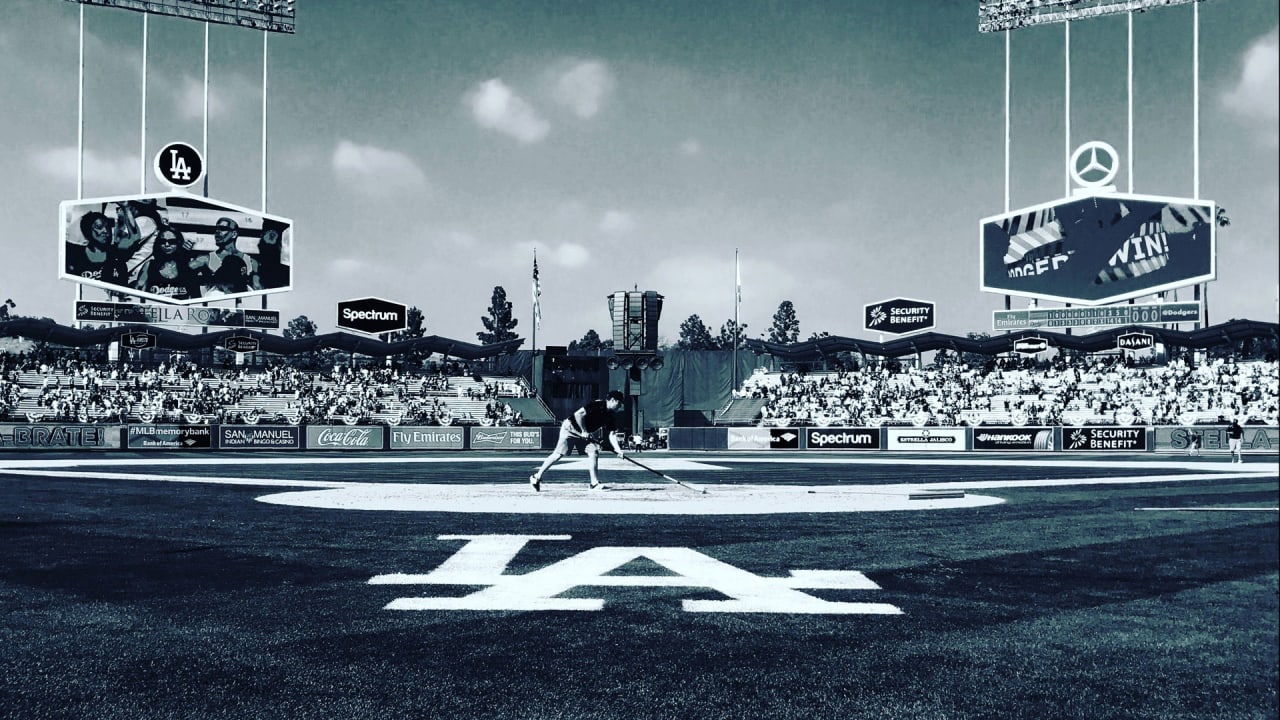 Here's a wallpaper that I think incapsulates the best things about LA,  Dodgers, Baseball and Dodger Stadium! : r/Dodgers
