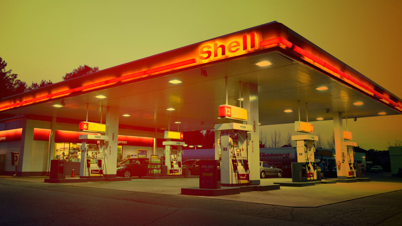 Shell ditches U.S. oil lobbying group in fight over climate change