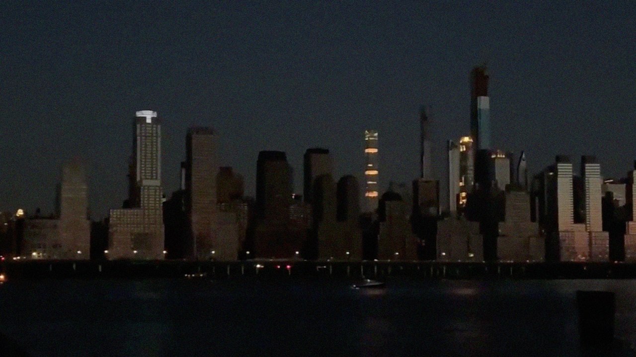 Stunning photos and videos of NYC's blackout