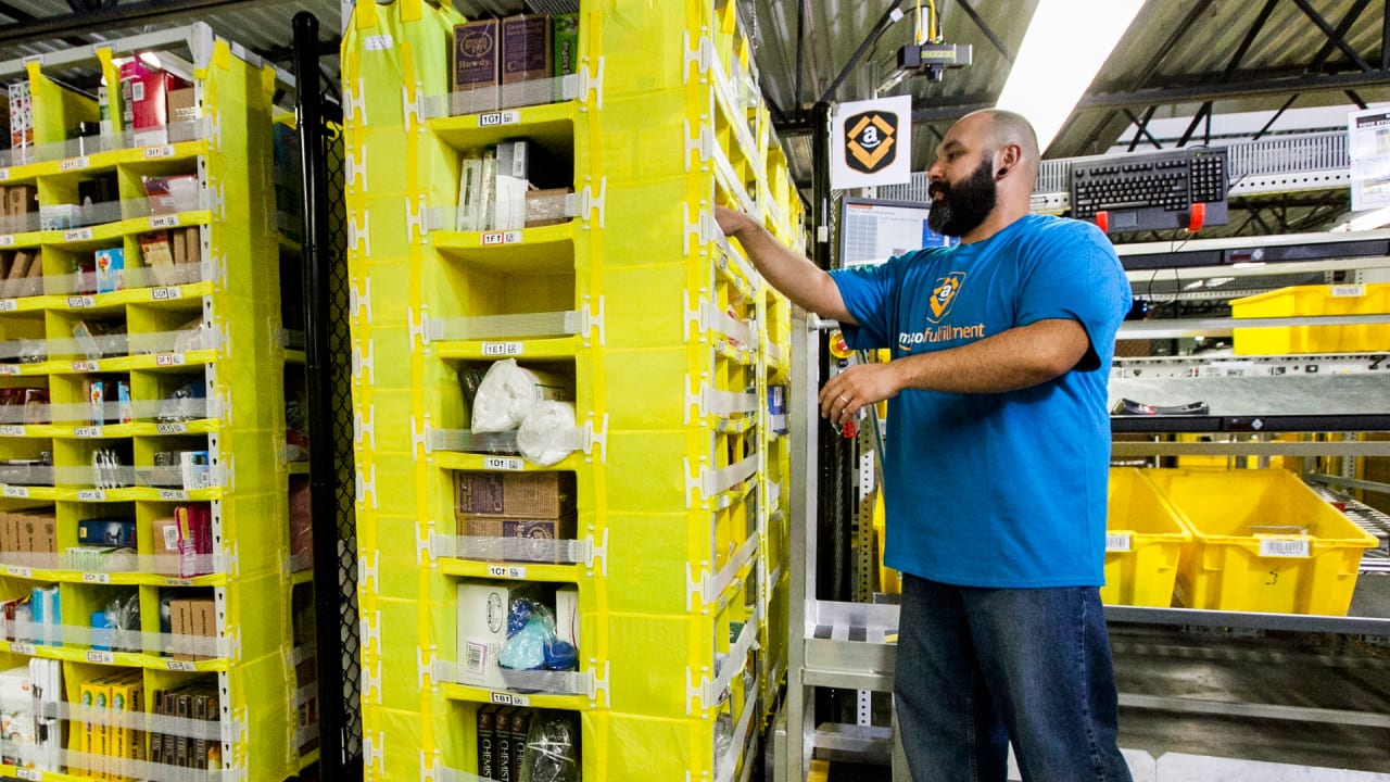 Amazon is hiring 30,000 permanent workers on September 17