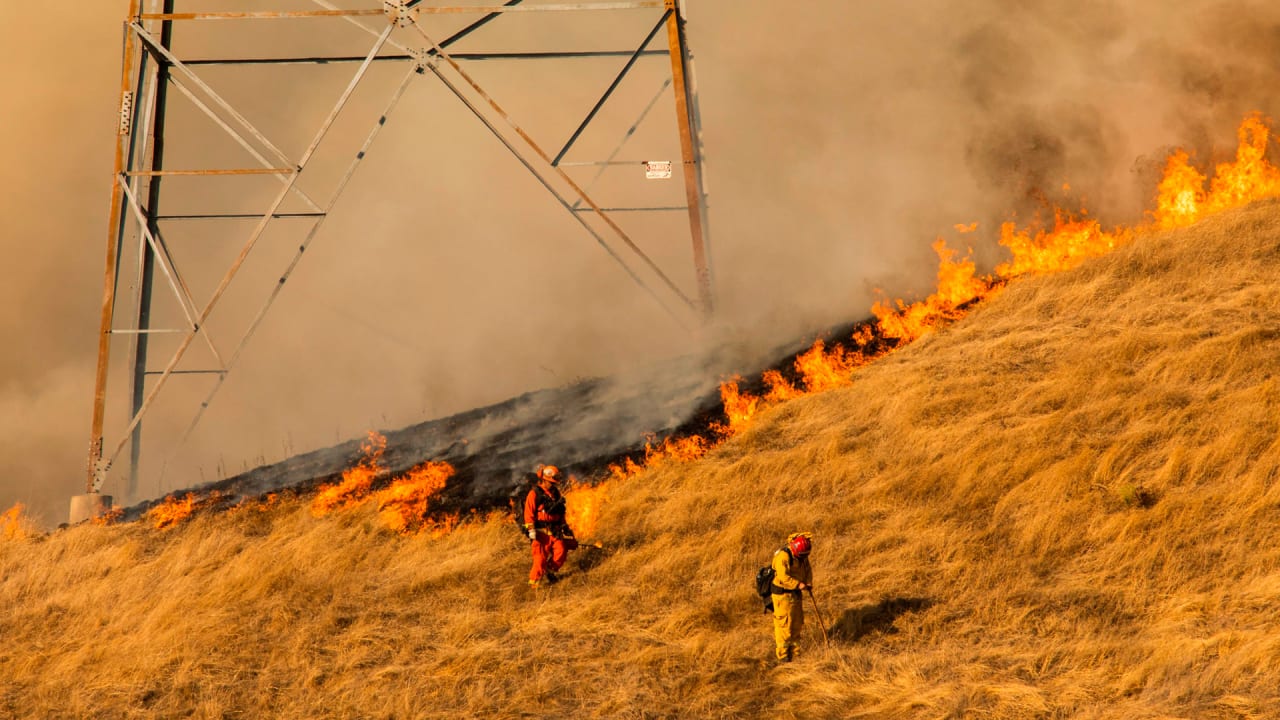 13 Ways To Help California Fire Victims Kincade Getty Easy