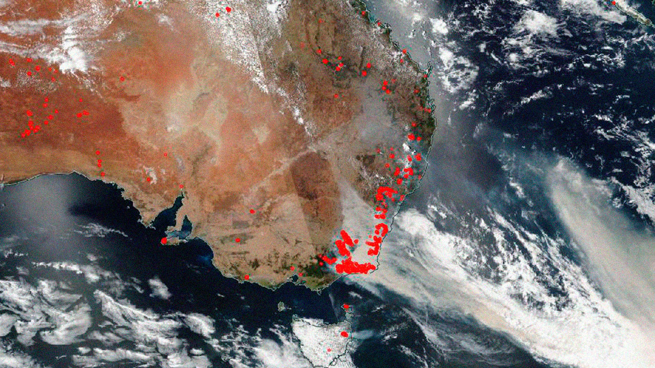 These Australia fires maps let you track air quality, smoke