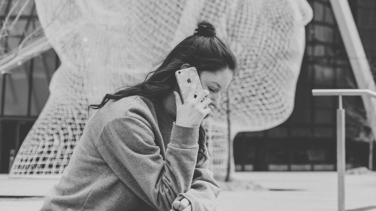 why can i make a call on my phone
