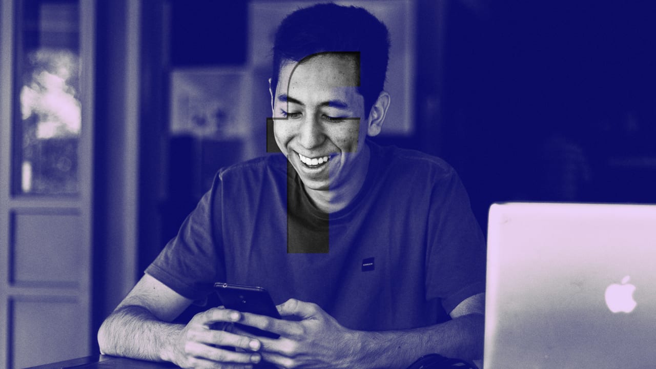 Facebook buys GIF library Giphy to integrate with Instagram