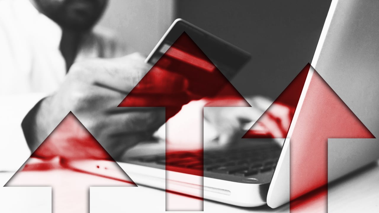 Paying your Netflix bill on time could boost your credit score with th