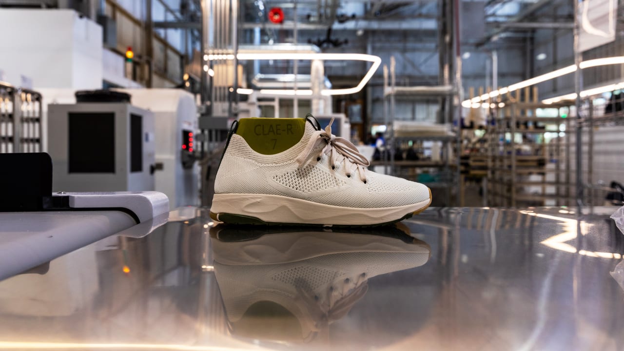 New Balance vs. Louis Vuitton : r/Sneakers