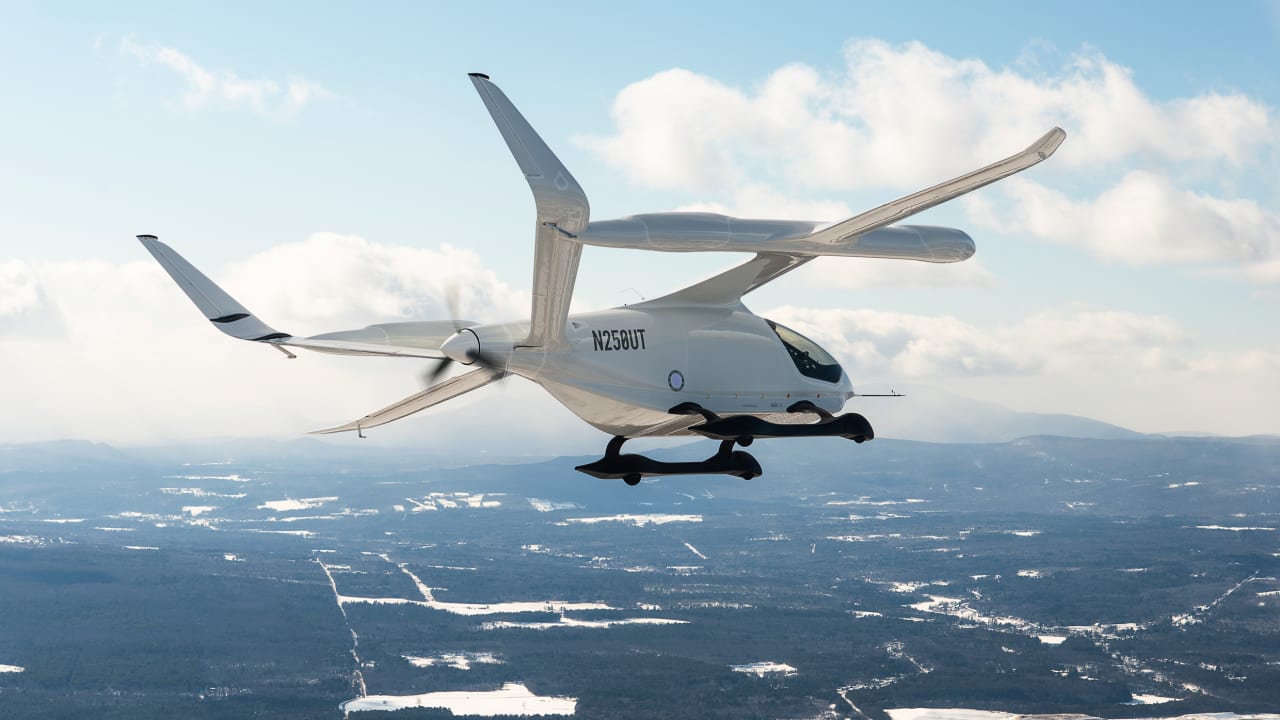 This electric plane could be in the sky by 2025