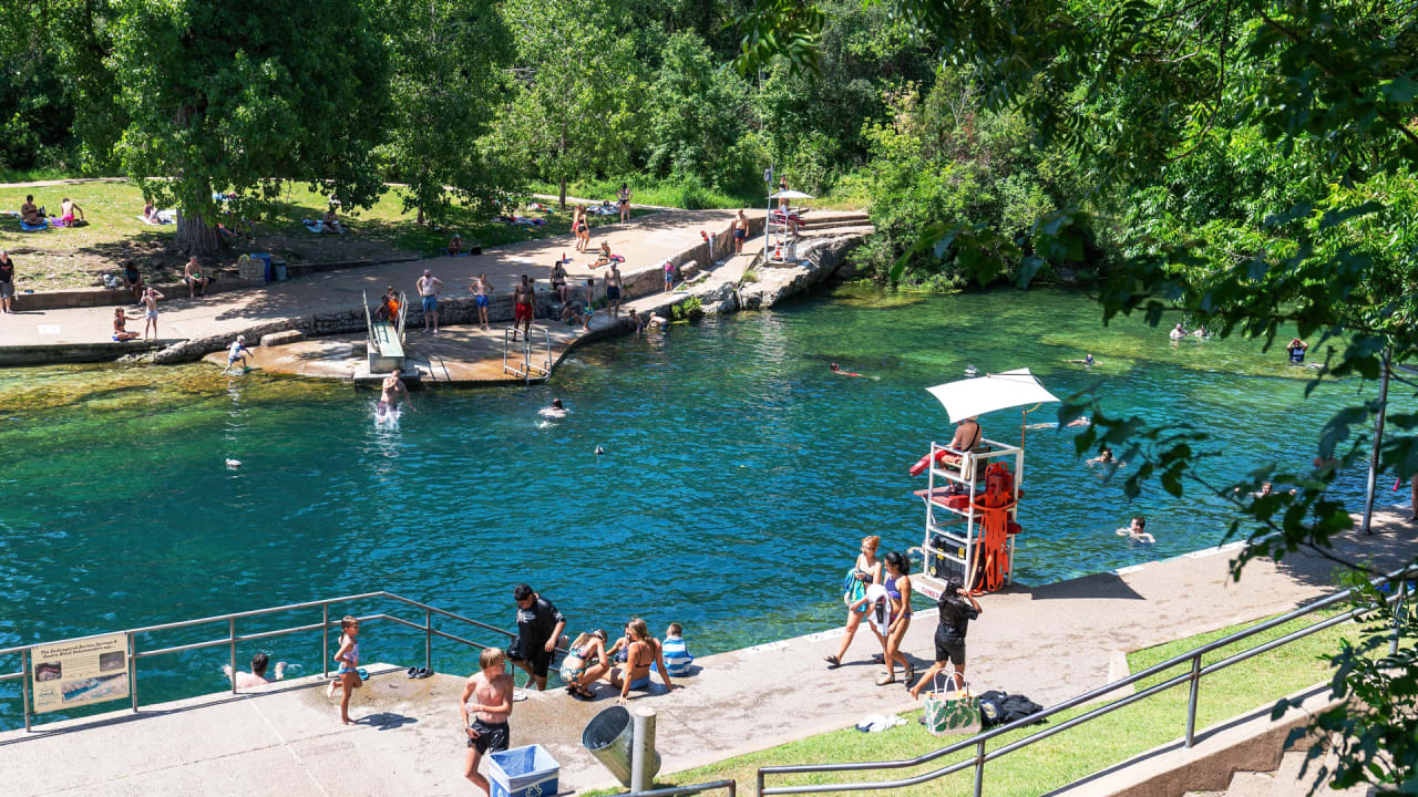 Could this floating swimming pool be an answer to New York's extreme h