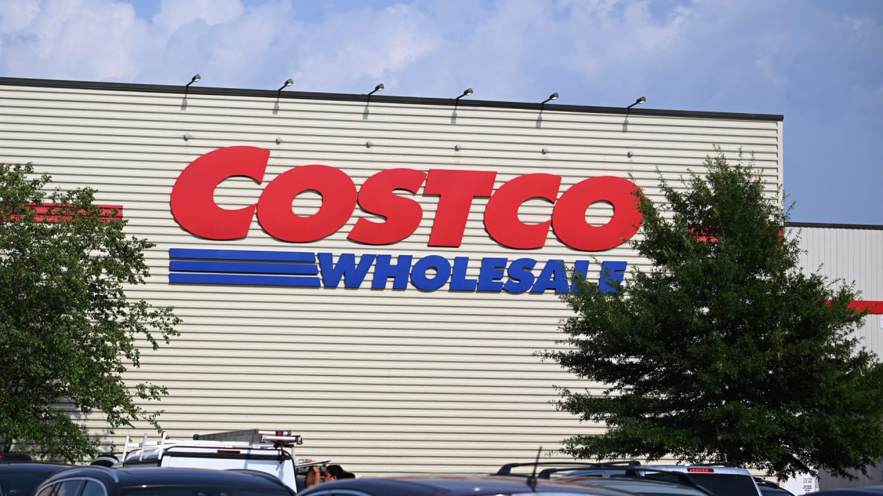 From forklift driver to ceo who is incoming costco boss ron vachris 
