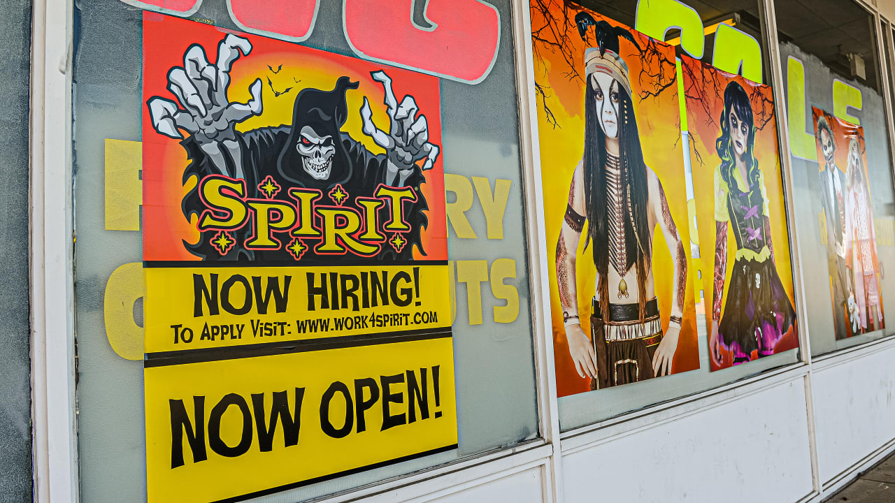 Why the Cracker Barrel Spirit Halloween Meme Still Haunts the Internet