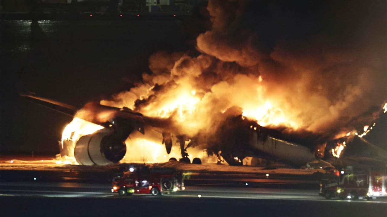 Japan Airlines Pilots 'Unaware of Fire' at First