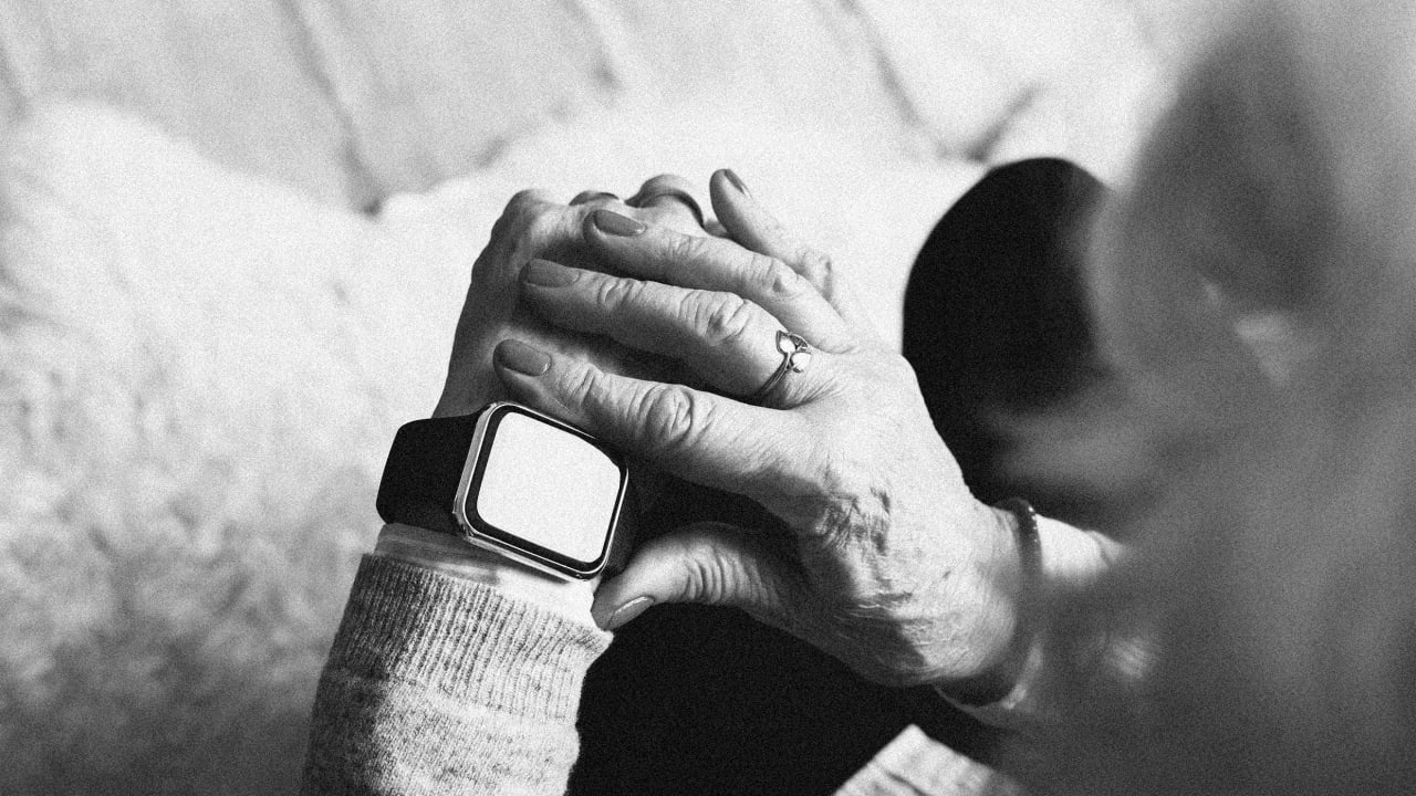 Apple watch elderly fall 2025