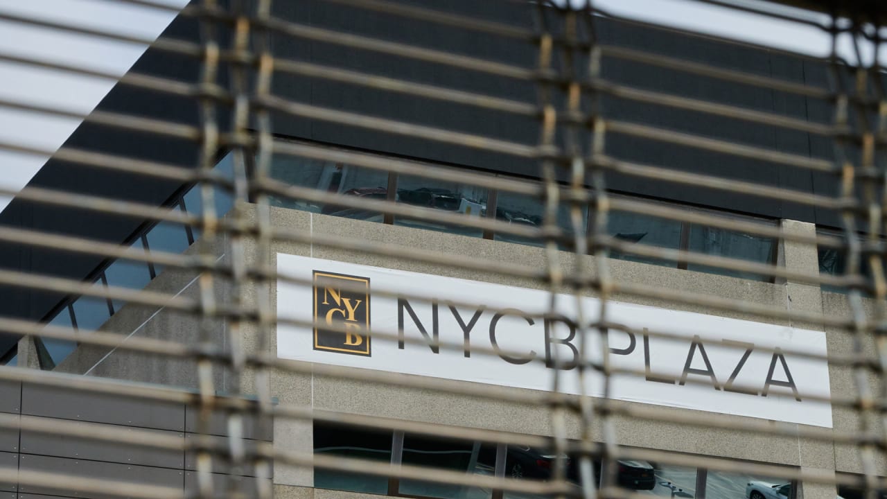 NYCB crisis explained What is happening with New York Community Bank?